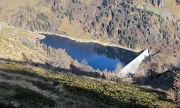 36 Splendido colpo d'occhio sul sottostante lago di Valmora...